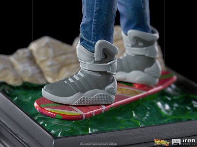 Zurück in die Zukunft II Art Scale Statue 1/10 Marty McFly on Hoverboard 22 cm