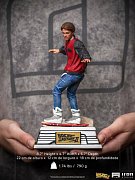 Zurück in die Zukunft II Art Scale Statue 1/10 Marty McFly on Hoverboard 22 cm