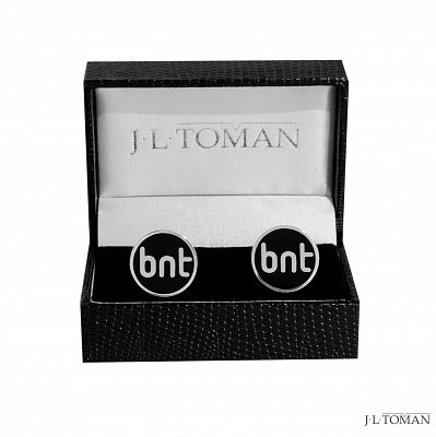 Stribrne-manzetove-knoflicky-s-firemnim-logem-BNT-vyrobene-na-zakazku