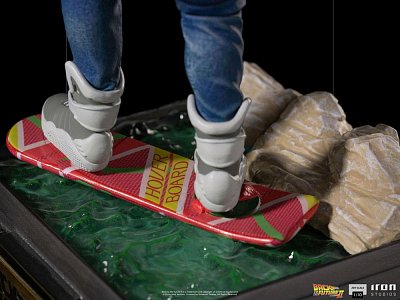 Back to the Future II Art Scale Statue 1/10 Marty McFly on Hoverboard 22 cm