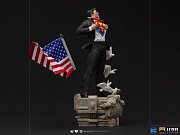 DC Comics Deluxe Art Scale Statue 1/10 Clark Kent 29 cm