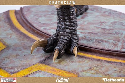 Fallout Statue 1/4 Deathclaw 71 cm - Severely damaged packaging