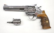 Revolver ALFA PROJ 2361 r. 22 LR + výměnný válec r. 22 WMR