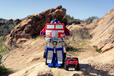 Transformers selbst-verwandelnder R/C Roboter Optimus Prime (G1 Version) heo EU FTM Exclusive 30 cm