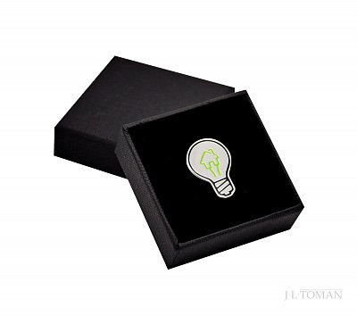 Luxusní ozdoba do klopy s logem institutu Chytry makler vyrobená na míru