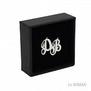 Stříbrná ozdoba do klopy s monogramem DB č. 12