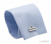 Stříbrné manžetové knoflíčky s firemním logem Plastika vyrobené na zakázku