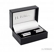 Stříbrné manžetové knoflíčky s firemním logem Plastika vyrobené na zakázku