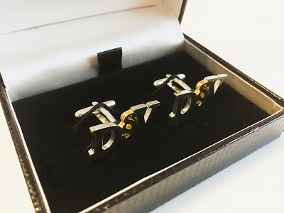 Stříbrné manžetové knoflíčky s monogramem D&V